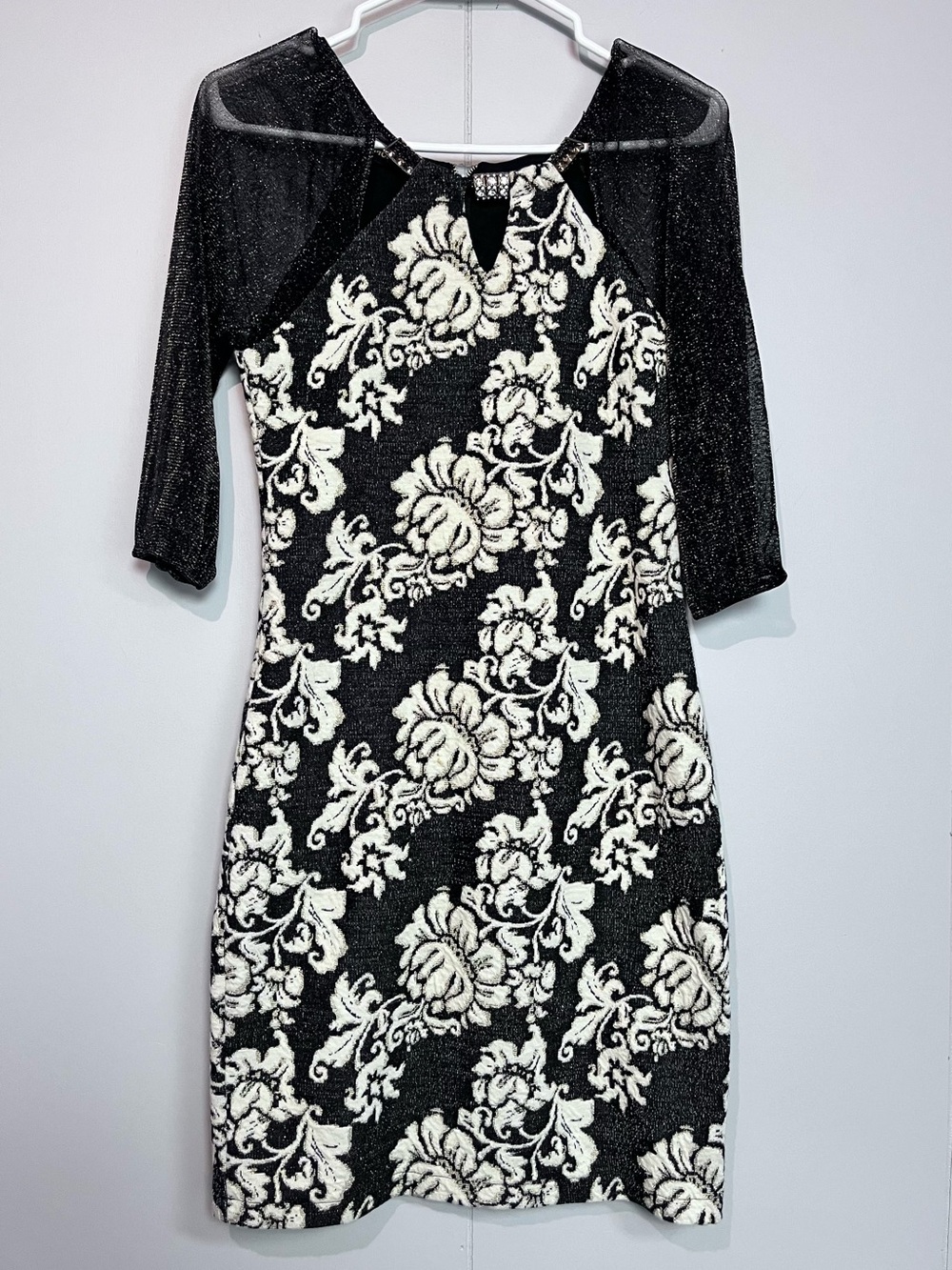 Model Time Fashion Sz 40 Black Floral Metallic 3/4 Sleeve Dress